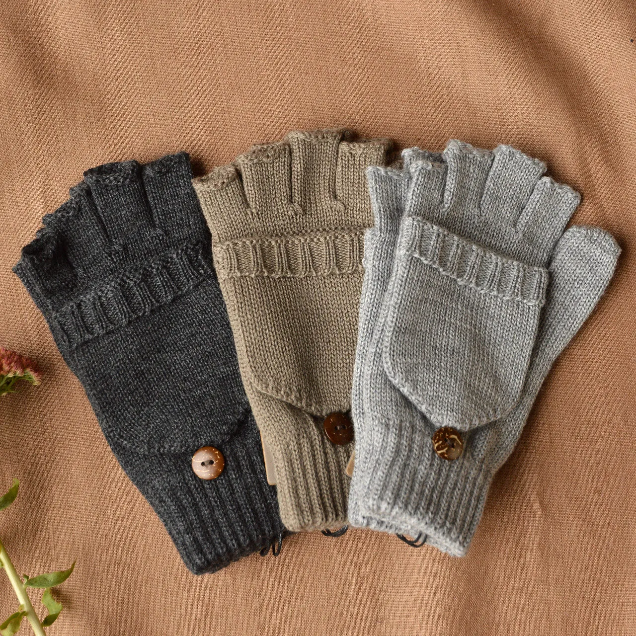 Adults Button Back Mittens in 100% Organic Merino Wool *Returning 2025