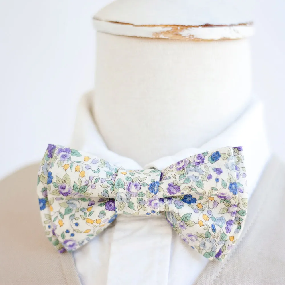 Boy's Pocket Square / Blossoms In Purple