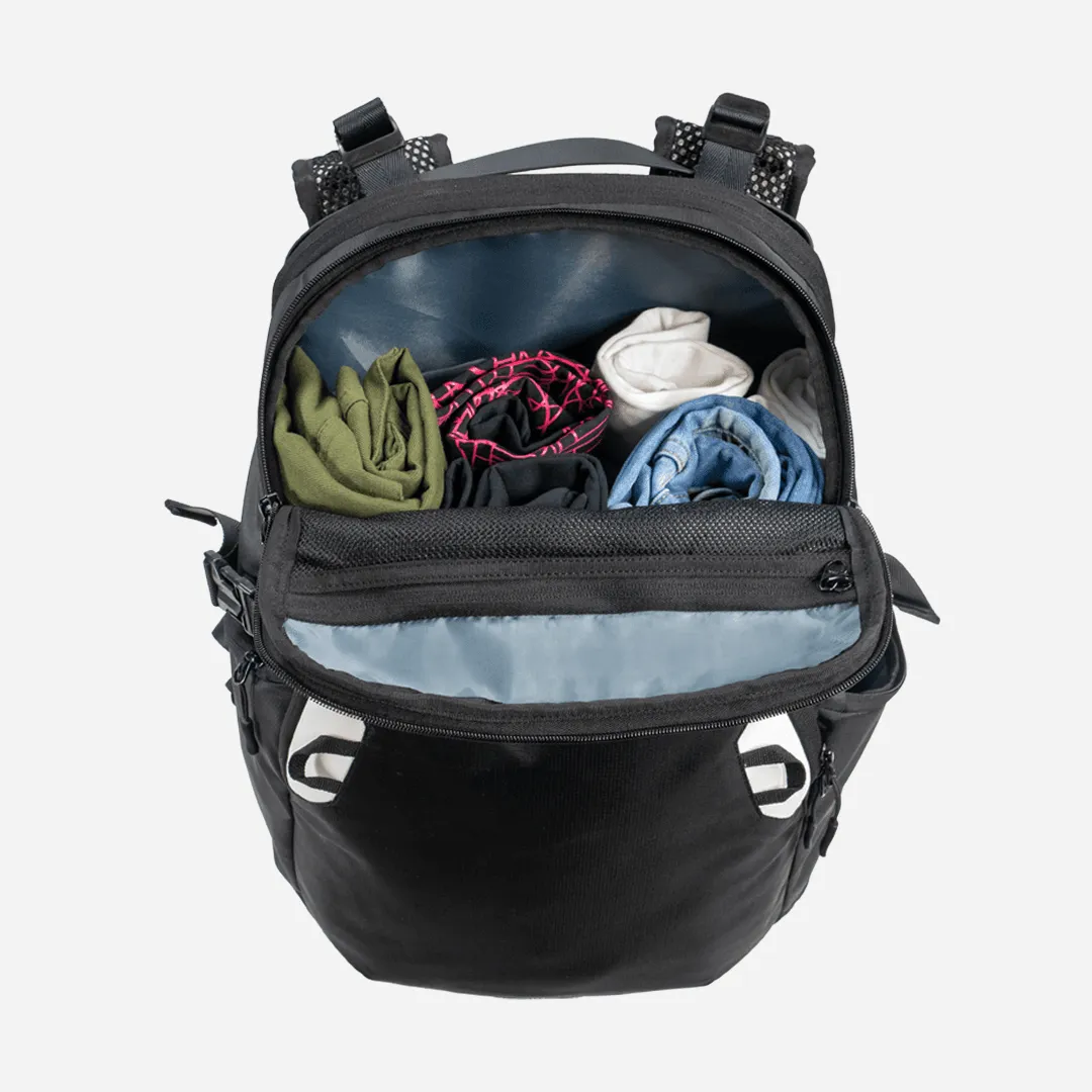 CARBONADO Beetle Backpack (Black)