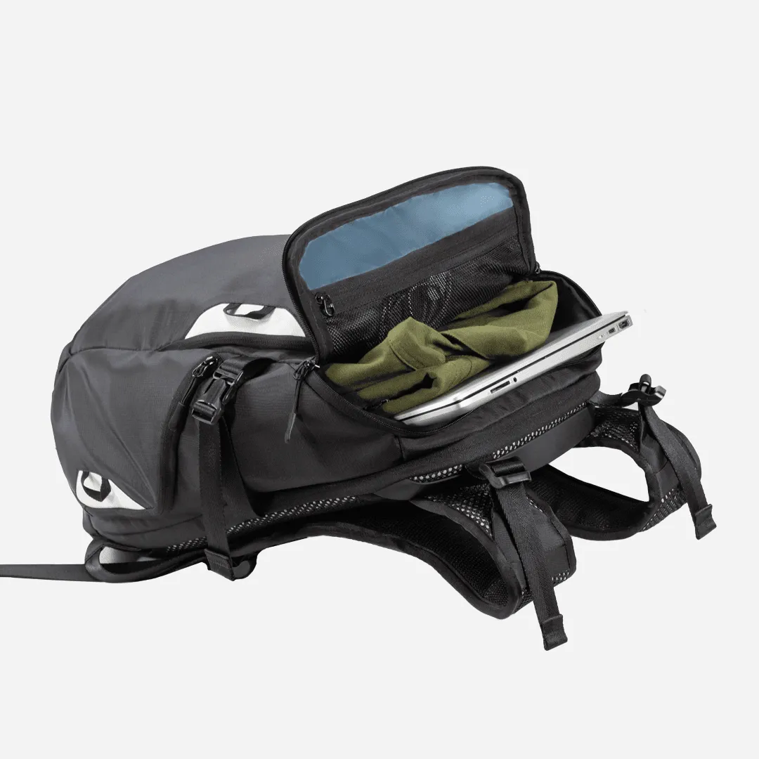 CARBONADO Beetle Backpack (Black)