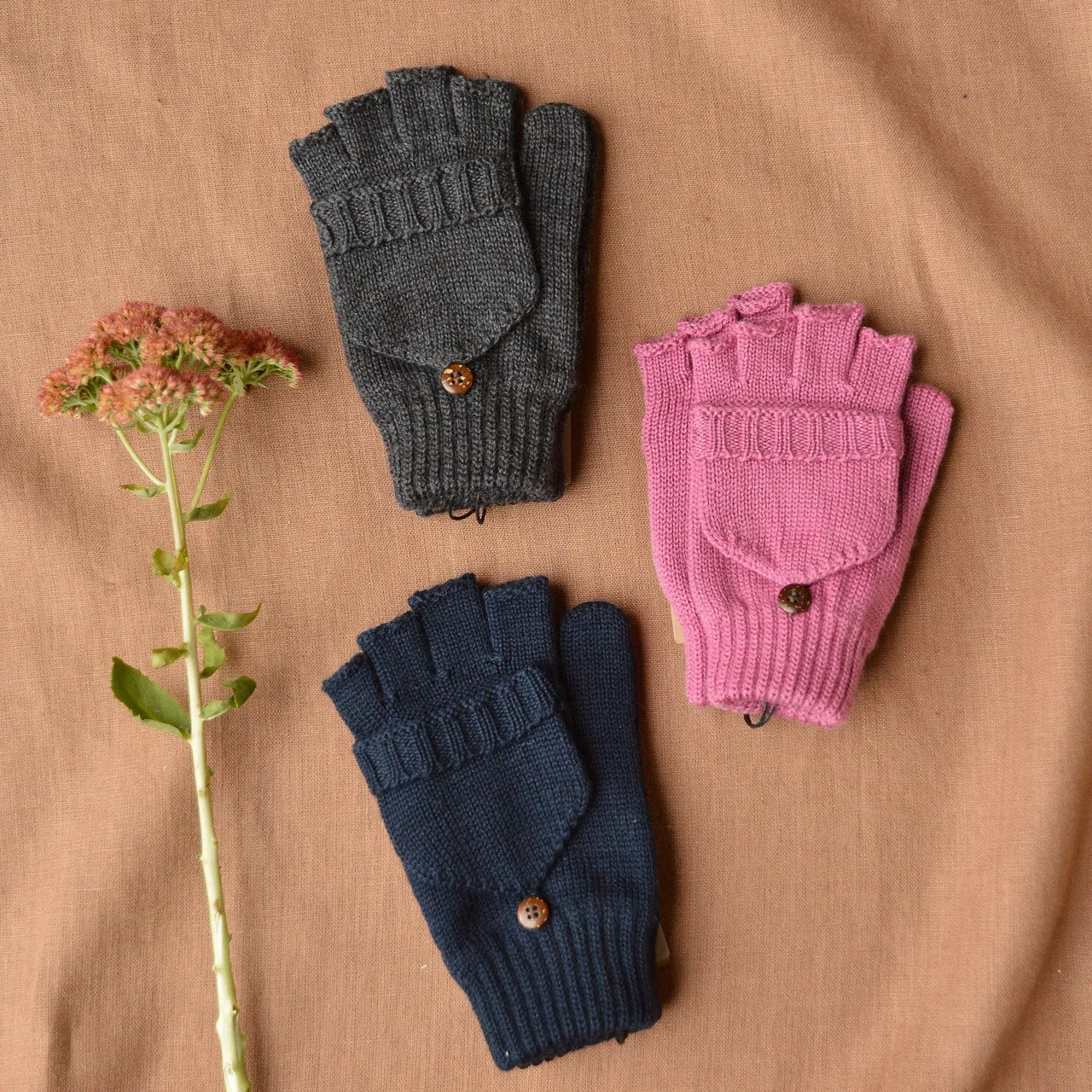 Child's Button Back Mittens - 100% Organic Merino Wool (3-8y) *Returning 2025